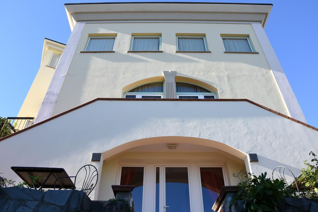 Villa Nina لا سبيتسْيا المظهر الخارجي الصورة